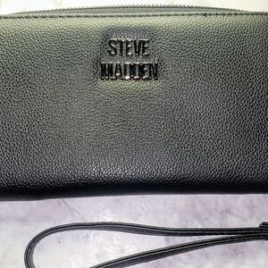 Steve Madden Black Wristlet